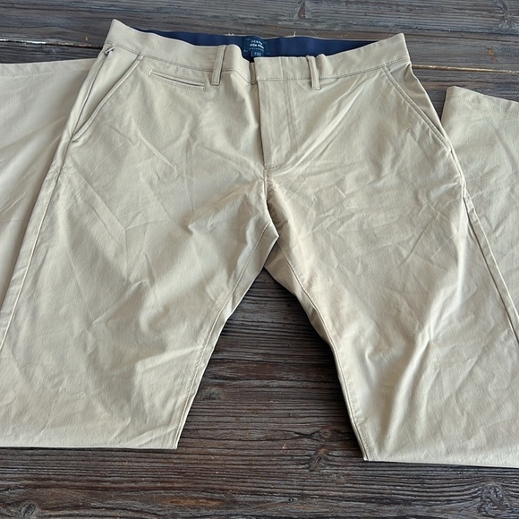 J.CREW   SIZE W 32 L 34  COLOR  CREM - Picture 3 of 10